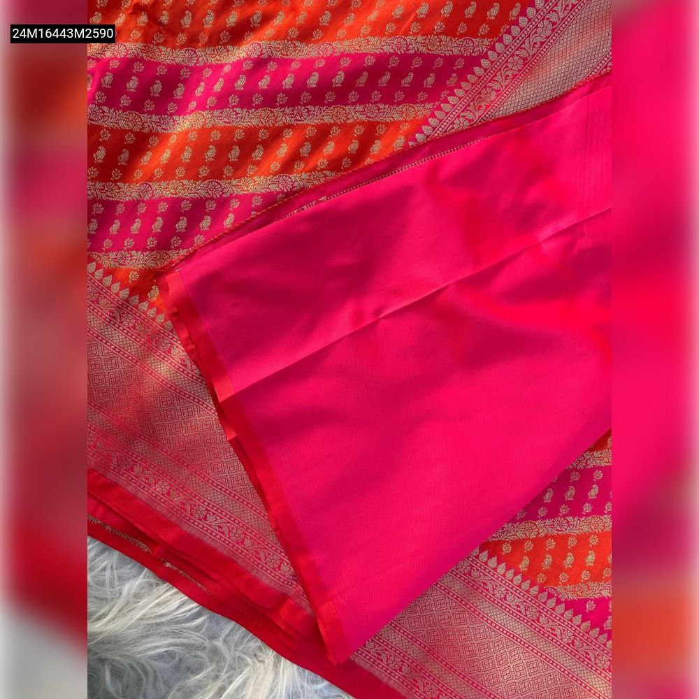 Close-up of the TRENDBUY Fuchsia Pink Benarasi Silk Saree, paired with a plain contrasting fuchsia blouse piece.