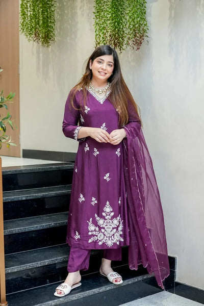 Trending Muslin Kurti Set - Exquisite Embroidery for Women | Sizes S-XXL